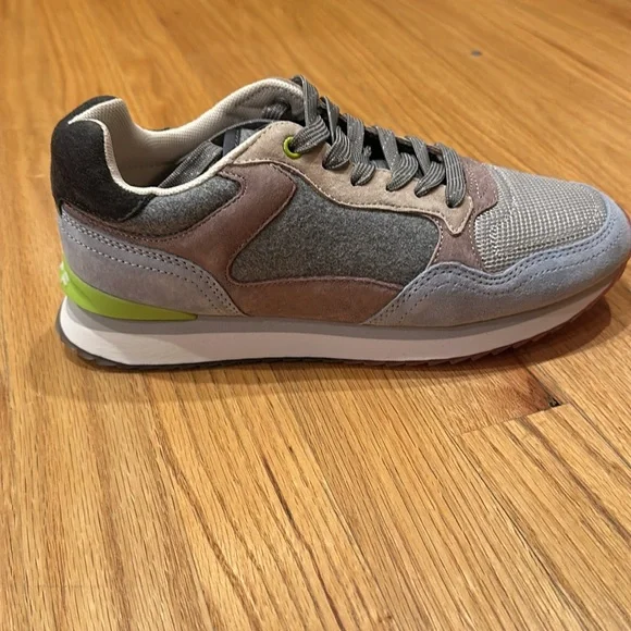 HOFF ANTWERP SNEAKERS - NEW IN BOX - SIZE 8 - Picture 3 of 7